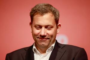 SPD-Chef Klingbeil geht als Vizekanzler ins Merz-Kabinett. (Archivbild)