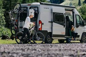 Die flexible Stauraumerweiterung für Campingbusse