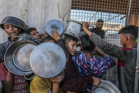 Im abgeriegelten Gazastreifen fehlt es an Lebensmitteln, Wasser und Medikamenten. (Archivbild) Im abgeriegelten Gazastreifen fehlt es an Lebensmitteln, Wasser und Medikamenten. (Archivbild)