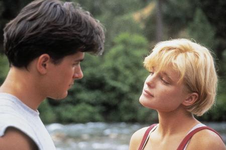  Erika Eleniak