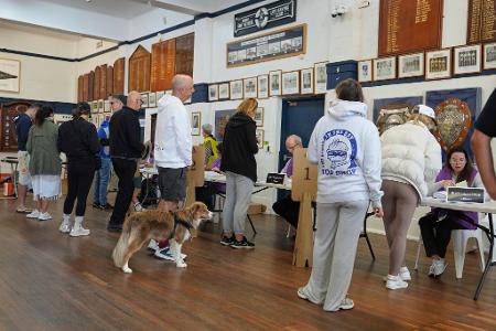 In Australien herrscht Wahlpflicht - wer die grundlos ignoriert, muss eine Geldstrafe zahlen.