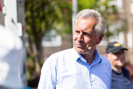 Ex-Bundespräsident Wulff warnt beim Kirchentag vor einer Verharmlosung der AfD. (Archivbild) Ex-Bundespräsident Wulff warnt beim Kirchentag vor einer Verharmlosung der AfD. (Archivbild)
