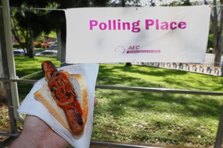 Die Demokratiewurst hat bei Wahlen in Down Under eine lange Tradition.