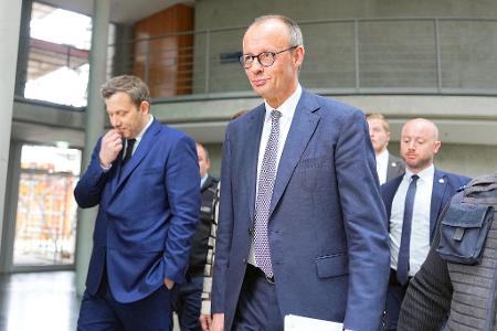 Mit den SPD-Ministerinnen und -Ministern ist das künftige Kabinett des voraussichtlich nächsten Kanzlers Friedrich Merz (CDU) komplett. (Archivbild) Mit den SPD-Ministerinnen und -Ministern ist das künftige Kabinett des voraussichtlich nächsten Kanzlers Friedrich Merz (CDU) komplett. (Archivbild)