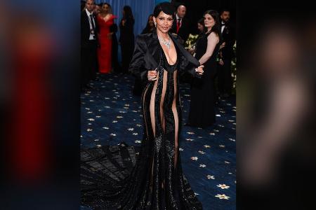 Ohne Unterwäsche bei Met Gala: Halle Berry im riskanten Naked Dress Ohne Unterwäsche bei Met Gala: Halle Berry im riskanten Naked Dress