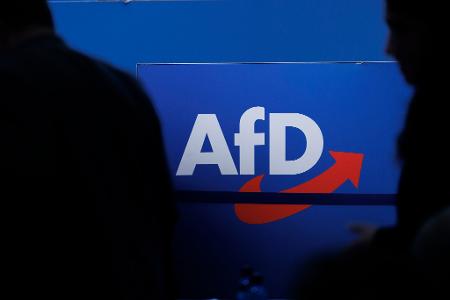 Die AfD in Brandenburg wurde vom Landesverfassungsschutz als gesichert rechtsextremistisch eingestuft. (Symbolbild) Die AfD in Brandenburg wurde vom Landesverfassungsschutz als gesichert rechtsextremistisch eingestuft. (Symbolbild)