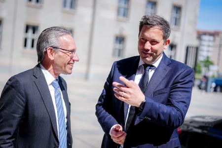 Vizekanzler Klingbeil hat das Finanzministerium übernommen. Vizekanzler Klingbeil hat das Finanzministerium übernommen.