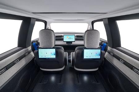 Waymo Zeekr Concept Car Robotaxi selbstfahrendes Auto