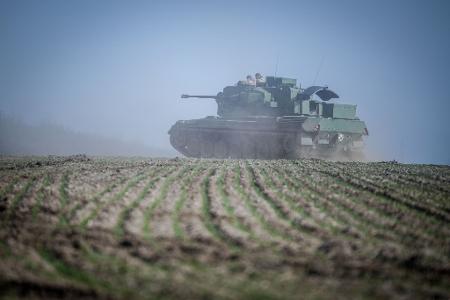 Wieviele Panzer Deutschland in die Ukraine liefert, soll künftig nicht mehr im Internet zu lesen sein. Wieviele Panzer Deutschland in die Ukraine liefert, soll künftig nicht mehr im Internet zu lesen sein.