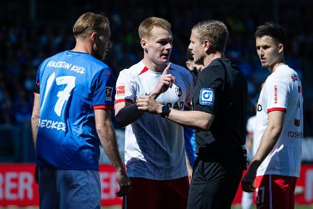 Kiel steigt ab, Freiburg träumt von der Königsklasse Kiel steigt ab, Freiburg träumt von der Königsklasse