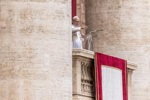 Der neue Papst Leo XIV. nutzt sein Gebet für einen Friedensappell.