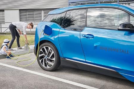 Rheinmetall Ladebordstein Elektroauto laden Bordsteinkante Rheinmetall Ladebordstein Elektroauto laden Bordsteinkante