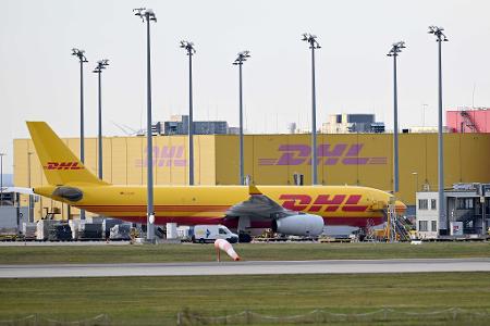 Der aktuelle Fall erinnert an den Brandsatz in einem Paket in Leipzig, zu dem noch Ermittlungen laufen. (Archivbild)