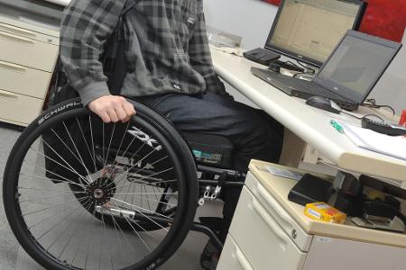 Schwerbehinderte Arbeitnehmer seien im Durchschnitt besser ausgebildet als die Gesamtheit der Arbeitnehmerschaft, sagt ein Experte. (Archivbild). Schwerbehinderte Arbeitnehmer seien im Durchschnitt besser ausgebildet als die Gesamtheit der Arbeitnehmerschaft, sagt ein Experte. (Archivbild).