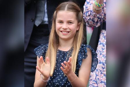 Neues Hobby: Prinzessin Charlotte übt sich im Hürdenlauf Neues Hobby: Prinzessin Charlotte übt sich im Hürdenlauf