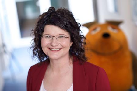 Dr. Maya Götz