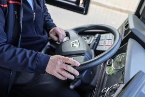 Jährlich gehen dem VDV zufolge rund 6.000 Bus- und Tramfahrer in den Ruhestand. (Archivbild)