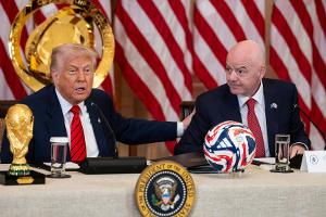 Infantino vor Klub-WM und Weltmeisterschaft: "Jeder willkommen"
