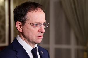 Wladimir Medinski ist als Berater des russischen Präsidenten Wladimir Putin in Ukraine-Verhandlungen ein bekanntes Gesicht. (Archivbild)