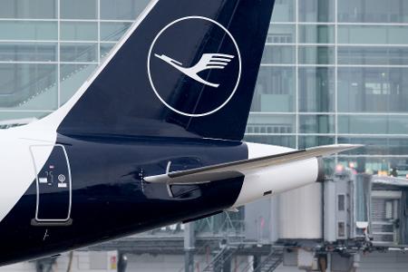 Wegen eines medizinischen Notfalls ist eine Lufthansa-Maschine mit 205 Menschen an Bord zehn Minuten ohne aktiven Piloten im Cockpit geflogen.