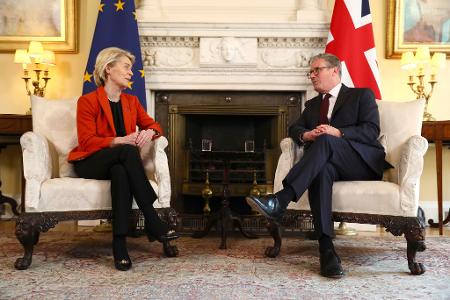 Starmer will von der Leyen erneut in London empfangen. (Archivbild) Starmer will von der Leyen erneut in London empfangen. (Archivbild)