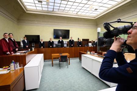 Im Spionage-Prozess vor dem Berliner Kammergericht gegen den früheren BND-Mitarbeiter Carsten L. und seinen mutmaßlichen Komplizen, Arthur E., steht das Urteil noch aus. Die Bundesanwaltschaft wirft ihnen Landesverrat vor. (Archivfoto)