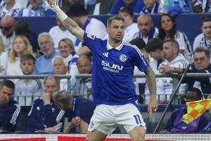 Beim Saisonfinale: Lasogga feiert Debüt für Schalke-Profis