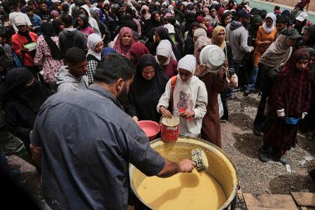 International wurden immer wieder Appelle an Israel gerichtet, die Blockade humanitärer Hilfslieferungen aufzuheben. (Archivbild) International wurden immer wieder Appelle an Israel gerichtet, die Blockade humanitärer Hilfslieferungen aufzuheben. (Archivbild)