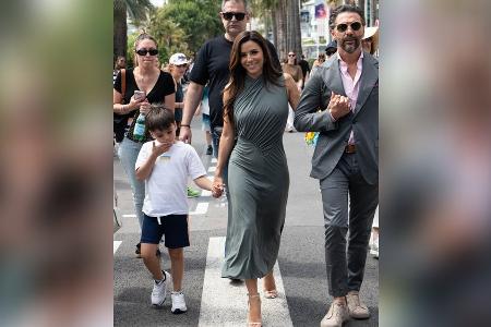 Familienausflug in Cannes: Eva Longoria zeigt sich mit Sohn und Mann Familienausflug in Cannes: Eva Longoria zeigt sich mit Sohn und Mann