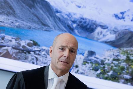 Richter Meyer vom OLG Hamm will kommende Woche verkünden, wie das Gericht im Fall der sogenannten Klimaklage eines peruanischen Landwirts und Bergführers gegen den Energiekonzern RWE entschieden hat. Richter Meyer vom OLG Hamm will kommende Woche verkünden, wie das Gericht im Fall der sogenannten Klimaklage eines peruanischen Landwirts und Bergführers gegen den Energiekonzern RWE entschieden hat.