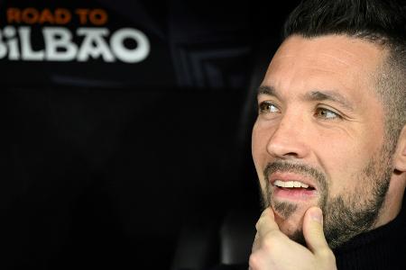 Titel verspielt: Ajax-Trainer Farioli tritt zurück Titel verspielt: Ajax-Trainer Farioli tritt zurück