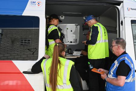 Die Polizei sucht mit einem Großaufgebot nach den Geschwistern.