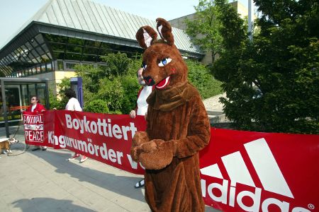 Protest gegen Adidas wegen der Verwendung von Känguruleder