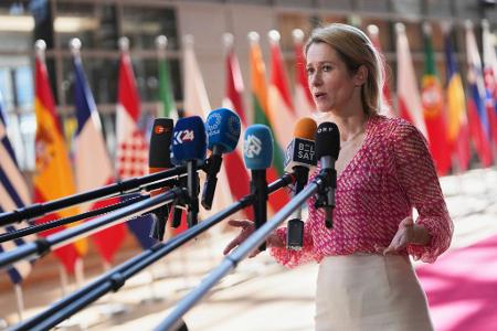 Je länger Russland Krieg führe, desto härter sei die Reaktion der EU, sagte die EU-Außenbeauftragte Kaja Kallas.