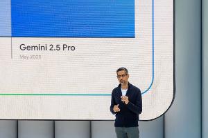 Google-Chef Sundar Pichai spricht über Gemini, Googles Antwort auf ChatGPT und Co.