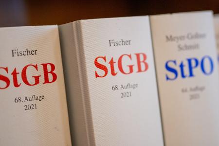 Jugendliche vor dem Gesetz: Ab 14 kann Strafmündigkeit greifen. (Symbolbild)