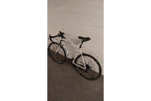 Lübeck - St. Gertrud / Sichergestelltes Rennrad - Eigentümer gesucht