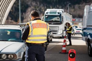 Acht Einreiseverweigerungen am Grenztunnel/ Bundespolizei vereitelt zwei Schleusungen