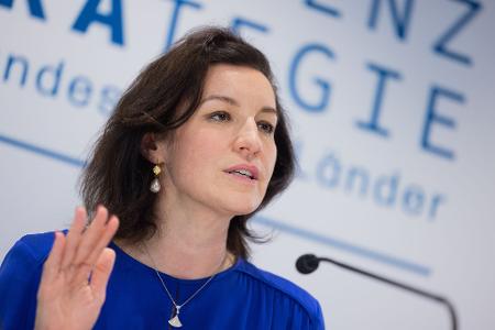Forschungsministerin Dorothee Bär nennt die neuen Vorgaben für Harvard 