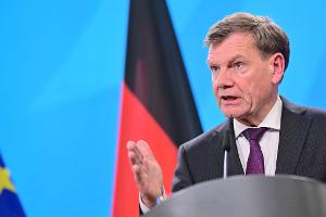 Bundesaußenminister Johann Wadephul (CDU) warnt Konsequenzen eines Zollstreits mit den USA. 