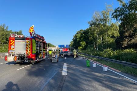Sicht auf die Einsatzstelle in Richtung Autobahnkreuz Hannover Ost Sicht auf die Einsatzstelle in Richtung Autobahnkreuz Hannover Ost