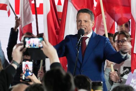 Der Warschauer Oberbürgermeister Trzaskowski geht für das proeuropäische Lager von Regierungschef Tusk an den Start. (Archivbild)