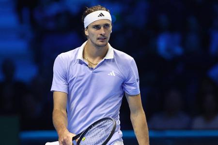 Die Tennis-Weltrangliste der Herren - Alexander Zverev will bei den French Open angreifen. Vor dem zweiten Grand Slam des Jahres thront in der Weltrangliste weiter der Italiener Jannik Sinner ganz oben. Hier kommt das ATP-Ranking mit den besten Deutschen aus den Top 200 (Stand: 26. Mai 2025): Die Tennis-Weltrangliste der Herren - Alexander Zverev will bei den French Open angreifen. Vor dem zweiten Grand Slam des Jahres thront in der Weltrangliste weiter der Italiener Jannik Sinner ganz oben. Hier kommt das ATP-Ranking mit den besten Deutschen aus den Top 200 (Stand: 26. Mai 2025):