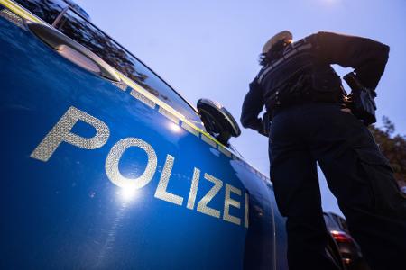 Die Polizei ermittelt wegen Mails mit Bombendrohungen an Schulen. (Symbolbild) Die Polizei ermittelt wegen Mails mit Bombendrohungen an Schulen. (Symbolbild)