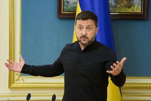 Selenskyj sieht Anzeichen, dass Russland eine neue Offensive vorbereitet. (Archivbild)