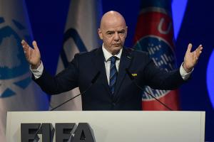 Zehn Jahre nach Skandal: Heftige Kritik an aktueller FIFA