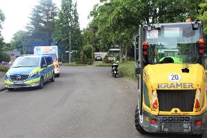 Viersen: Unfall mit Radlader - Viersener wird leicht verletzt