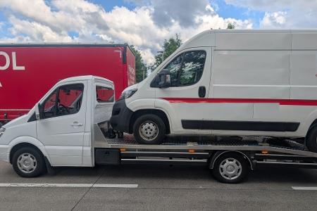 20250527_überladener Transporter BAB27 20250527_überladener Transporter BAB27