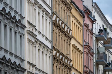 Starke Preisanstiege für Mieterinnen und Mieter sollen weiter gebremst werden. (Archivbild)