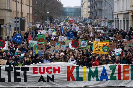 Die EU will bis Ende des Jahrzehnts eine Reduzierung der Treibhausgasemissionen um 55 Prozent. (Archivbild) Die EU will bis Ende des Jahrzehnts eine Reduzierung der Treibhausgasemissionen um 55 Prozent. (Archivbild)